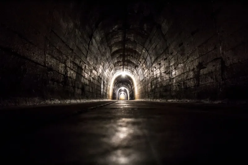Tight Spaces, Big Feelings: How Metro Turned Claustrophobia Into Its Greatest Superpower